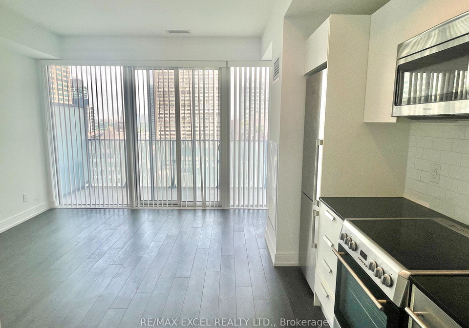 42-charles-street-e-toronto-toronto-ontario-c13648634