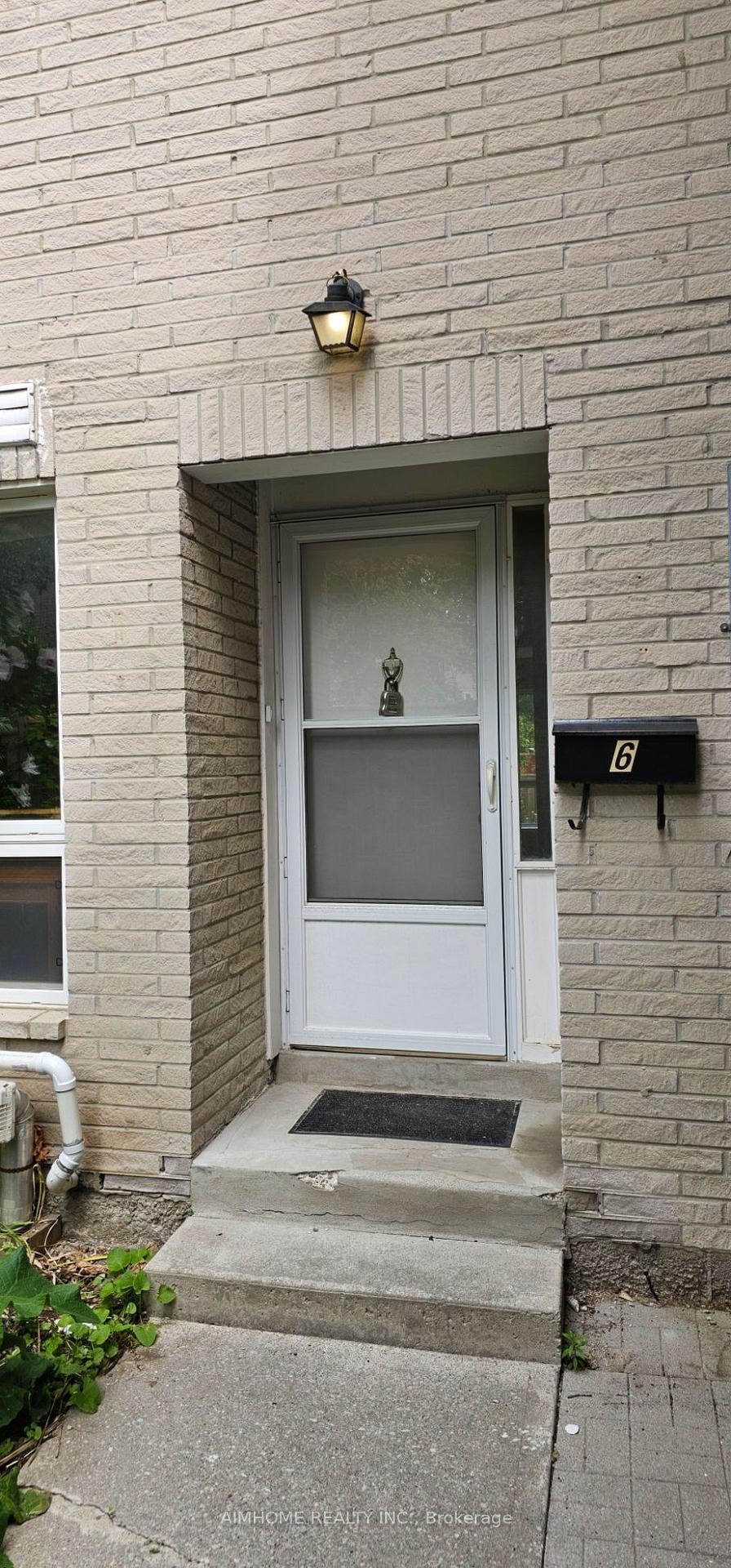 8-liszt-gate-toronto-north-york-ontario-c13649112