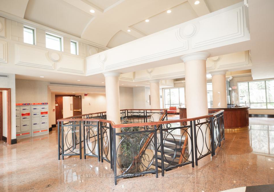 39-pemberton-avenue-toronto-north-york-ontario-c13649158