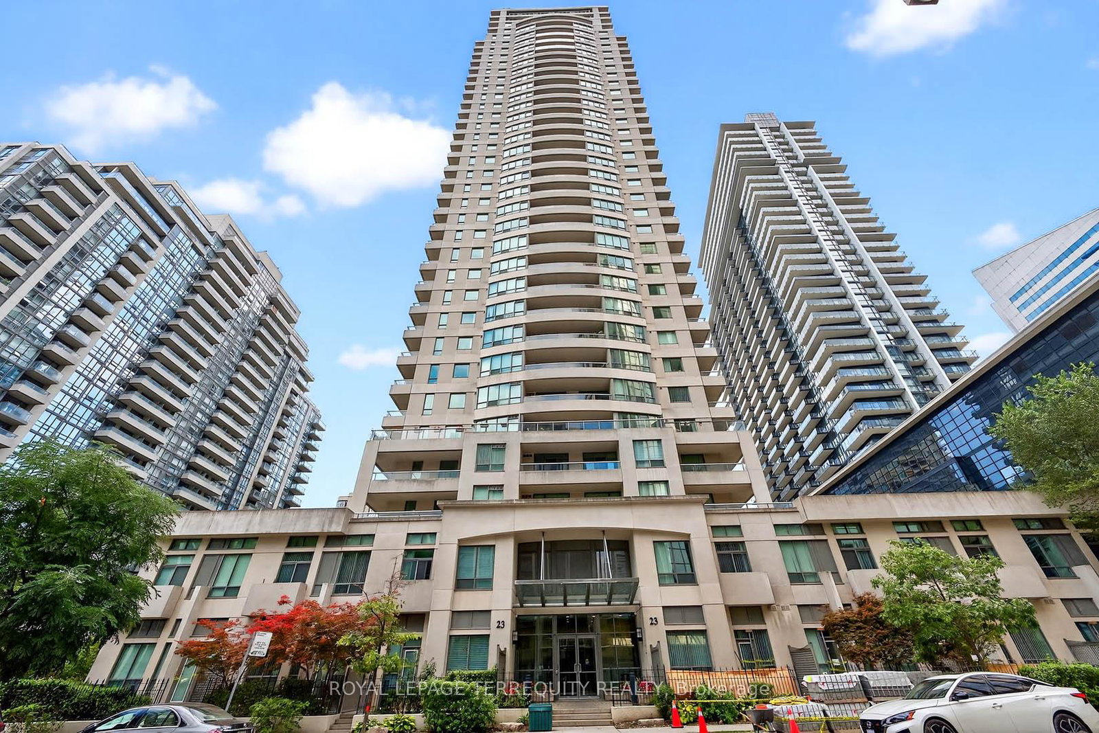 23-hollywood-avenue-toronto-north-york-ontario-c13649338