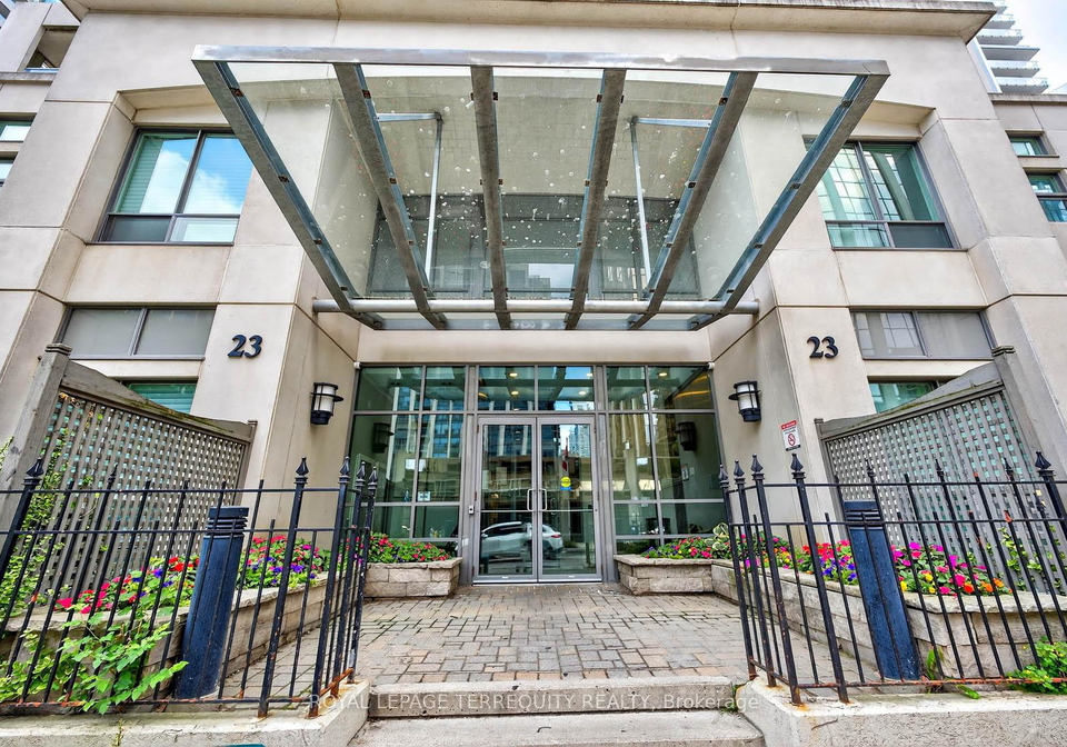 23-hollywood-avenue-toronto-north-york-ontario-c13649338