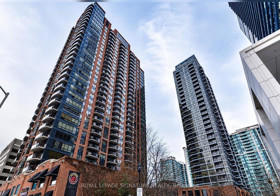 33-sheppard-avenue-e-toronto-north-york-ontario-c13649458
