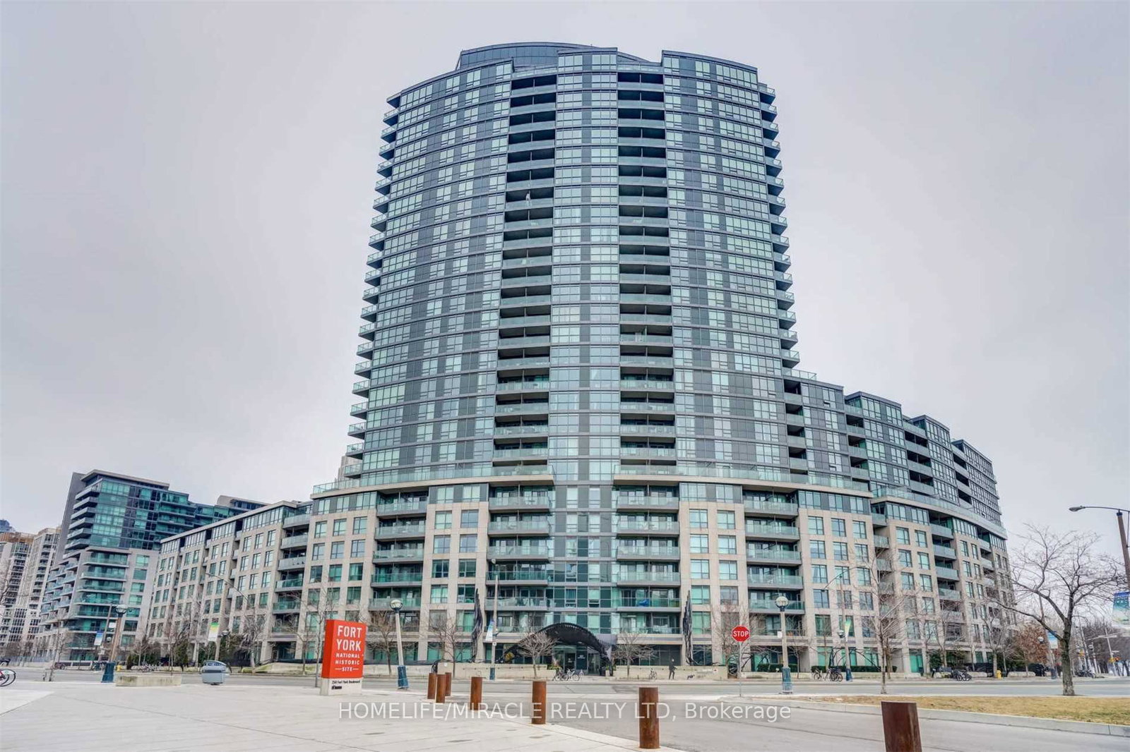 231-fort-york-boulevard-toronto-toronto-ontario-c13649820