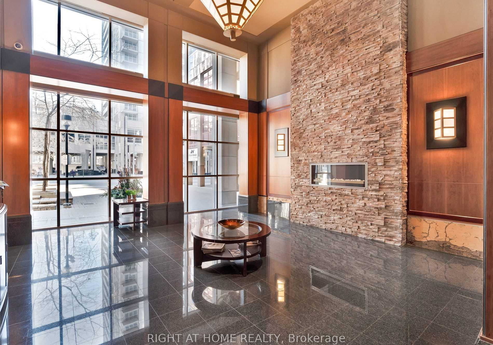 750-bay-street-toronto-toronto-ontario-c13649910