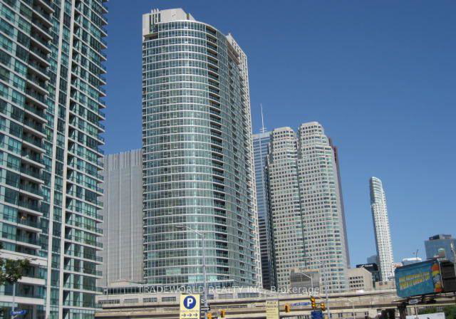 18-yonge-street-toronto-toronto-ontario-c13650202
