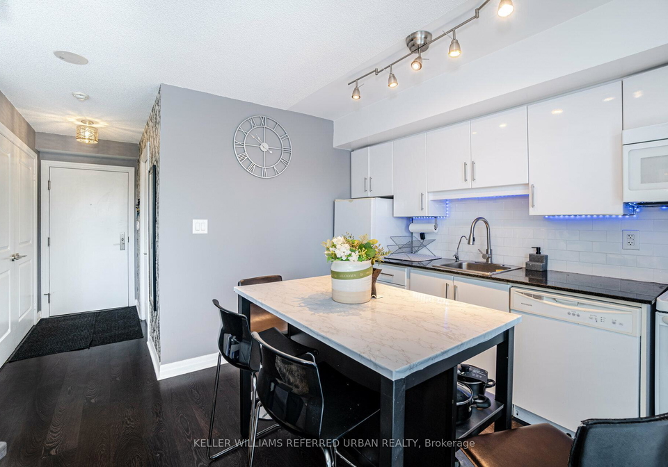 2035-sheppard-avenue-e-toronto-north-york-ontario-c13650260