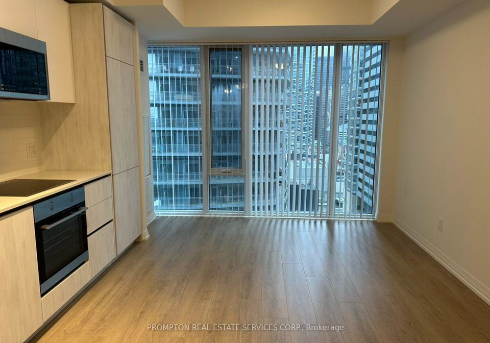 8-widmer-street-toronto-toronto-ontario-c13650948