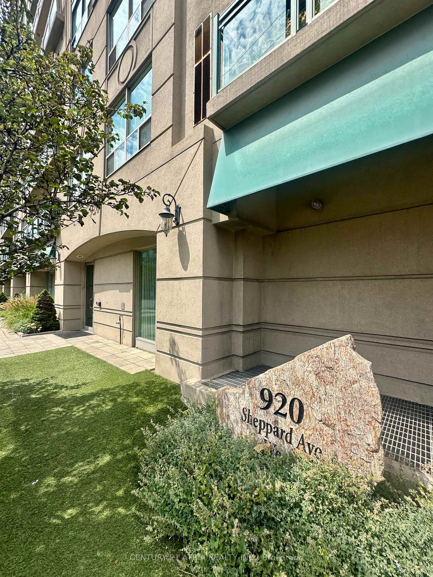 920-sheppard-avenue-w-toronto-toronto-ontario-c13651030