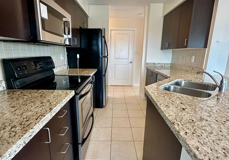 920-sheppard-avenue-w-toronto-toronto-ontario-c13651030
