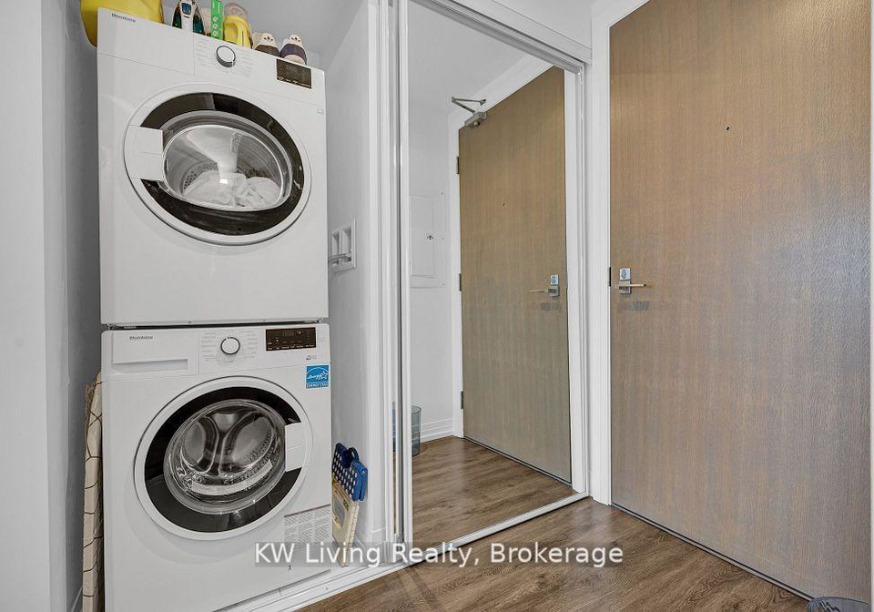 251-jarvis-street-toronto-toronto-ontario-c13651056