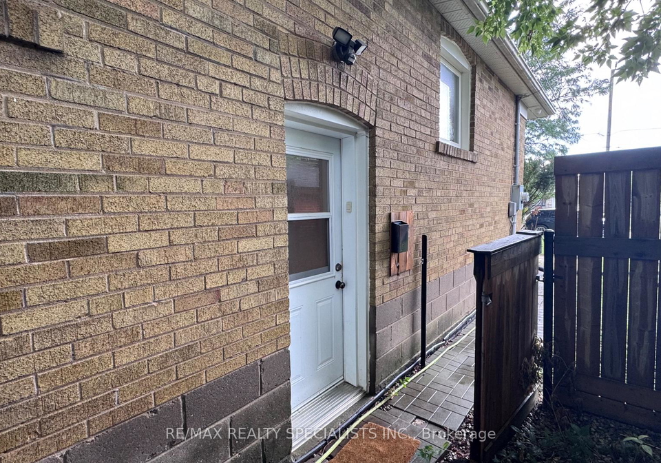 131-searle-avenue-toronto-toronto-ontario-c13651788