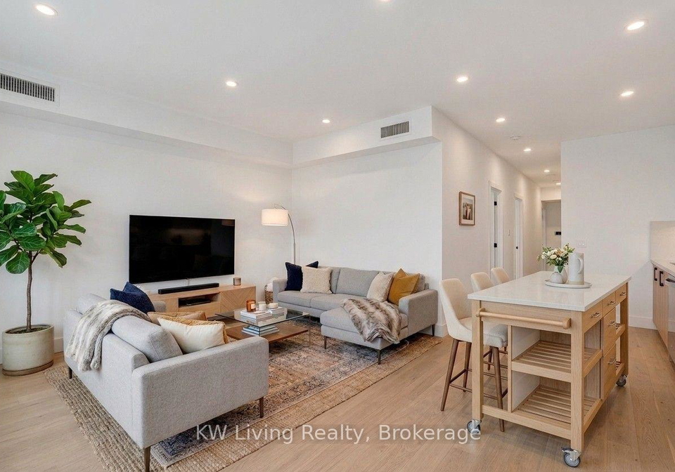 484-westmount-avenue-toronto-toronto-ontario-c13651922