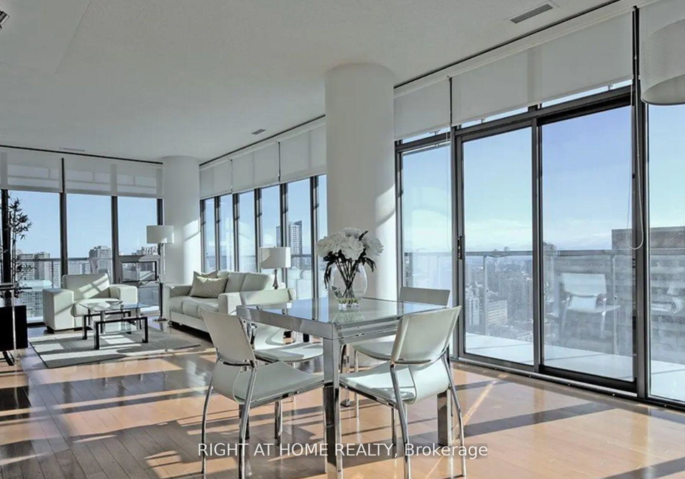 33-charles-street-e-toronto-toronto-ontario-c13652034