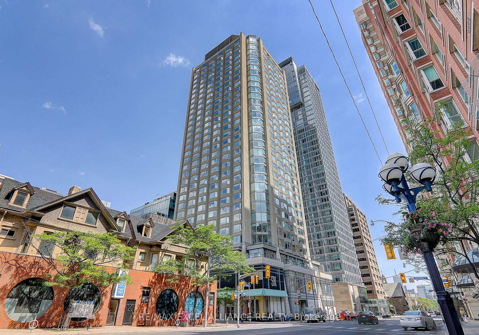 155-yorkville-avenue-toronto-toronto-ontario-c13652144