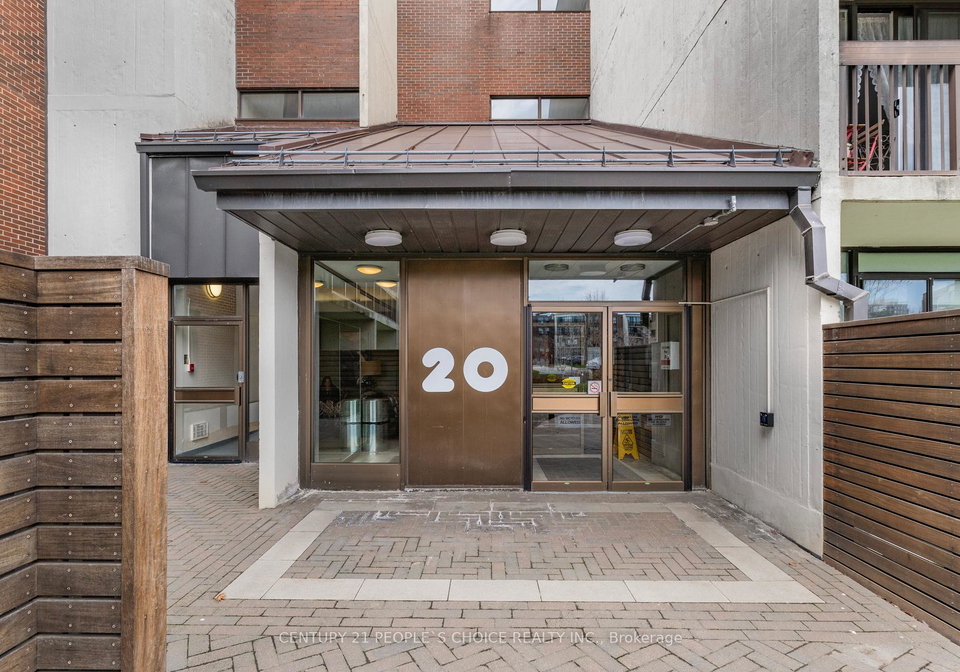 20-fashion-roseway-toronto-north-york-ontario-c13652282