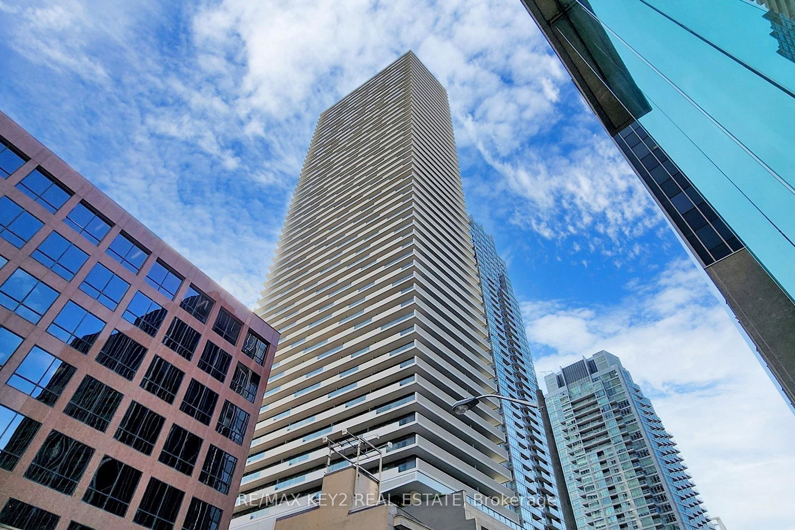 2221-yonge-street-toronto-toronto-ontario-c13652622