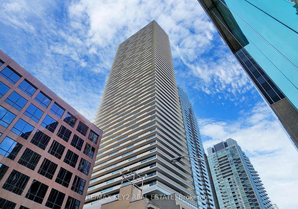 2221-yonge-street-toronto-toronto-ontario-c13652622