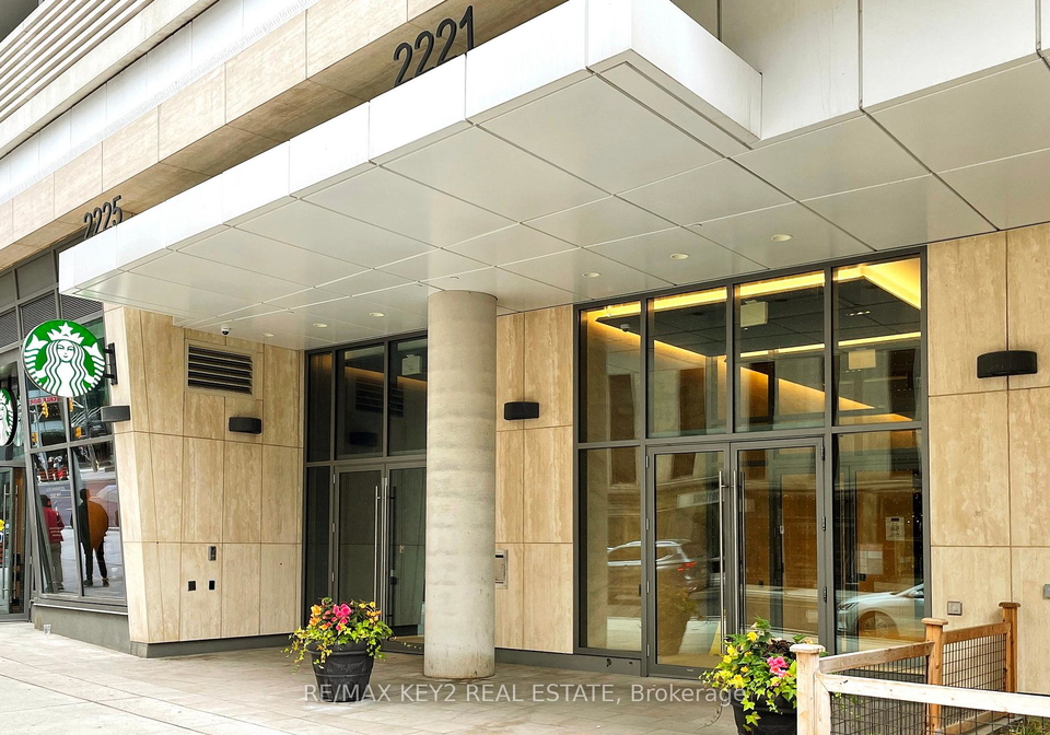 2221-yonge-street-toronto-toronto-ontario-c13652622