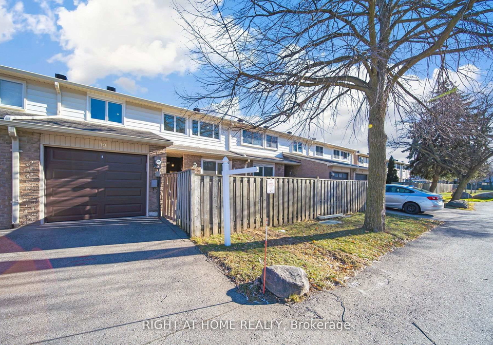 12-lace-fern-way-w-toronto-north-york-ontario-c13652934