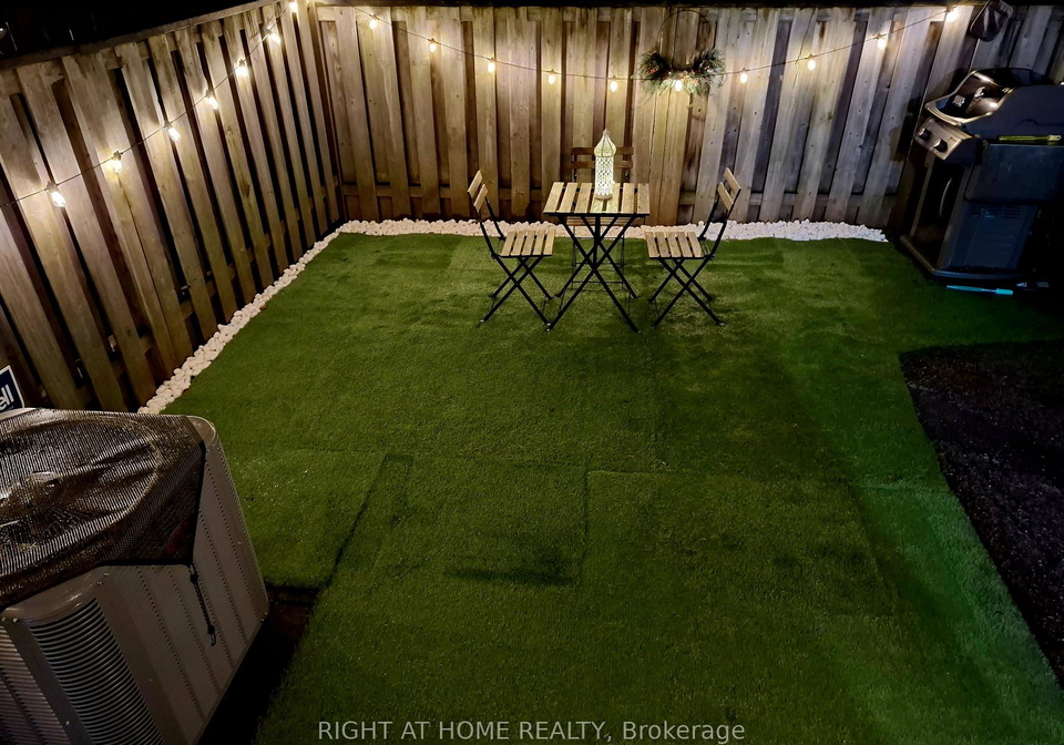 12-lace-fern-way-w-toronto-north-york-ontario-c13652934