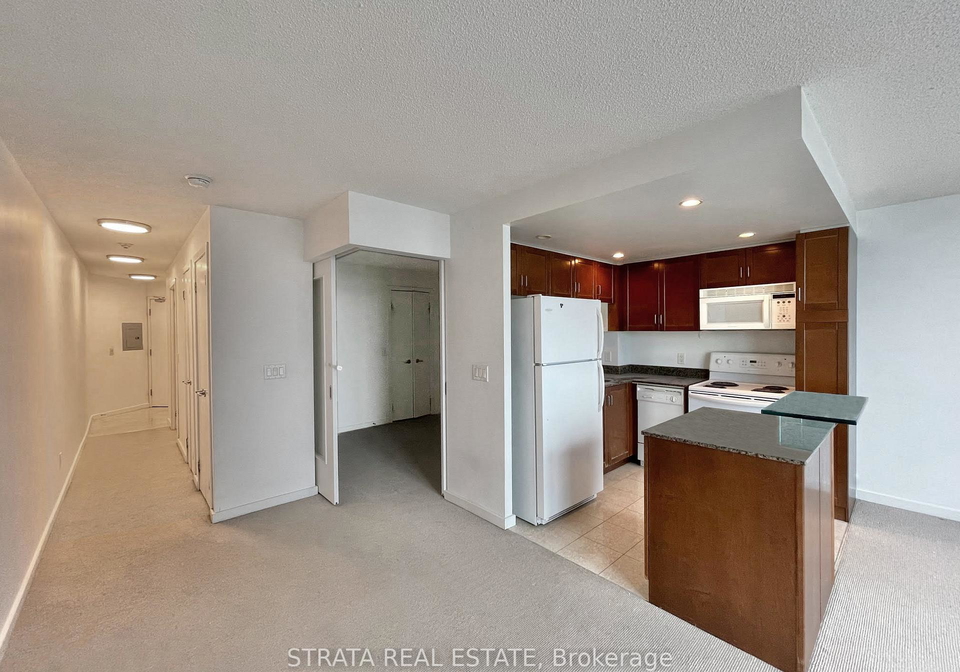 208-queens-quay-w-toronto-toronto-ontario-c13653030