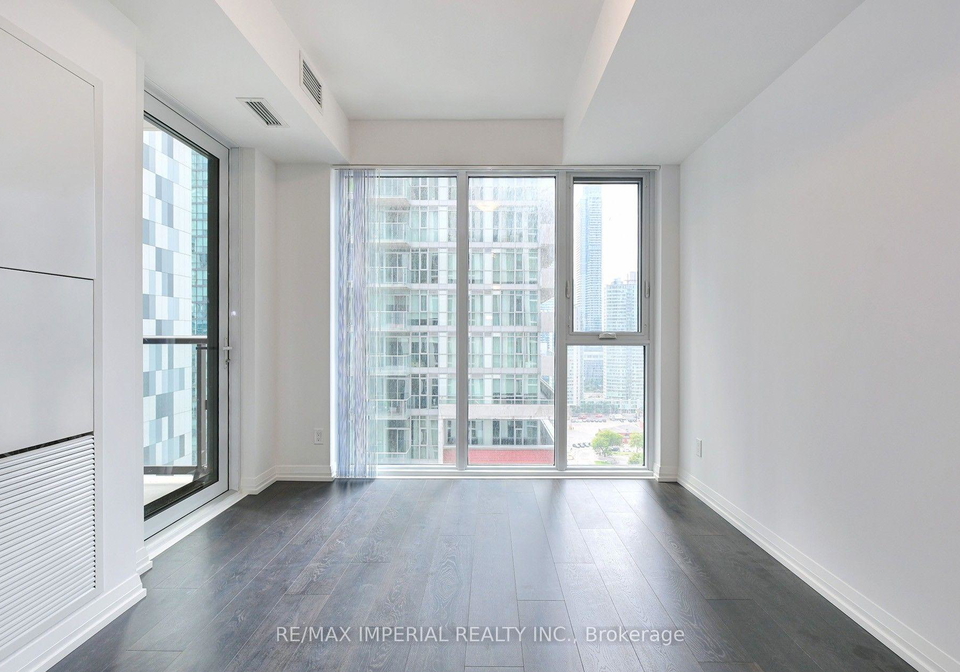 400-king-street-w-toronto-toronto-ontario-c13653088