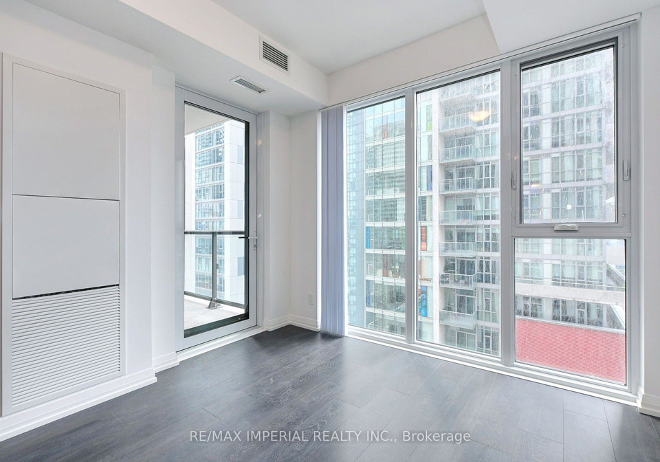 400-king-street-w-toronto-toronto-ontario-c13653088