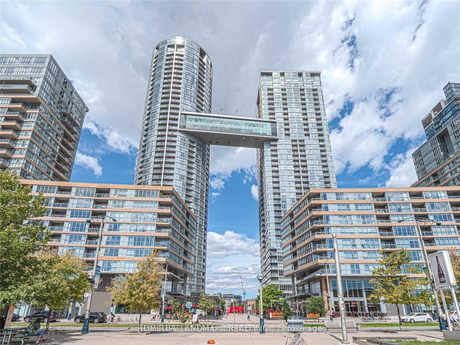 21-iceboat-terrace-toronto-toronto-ontario-c13653126