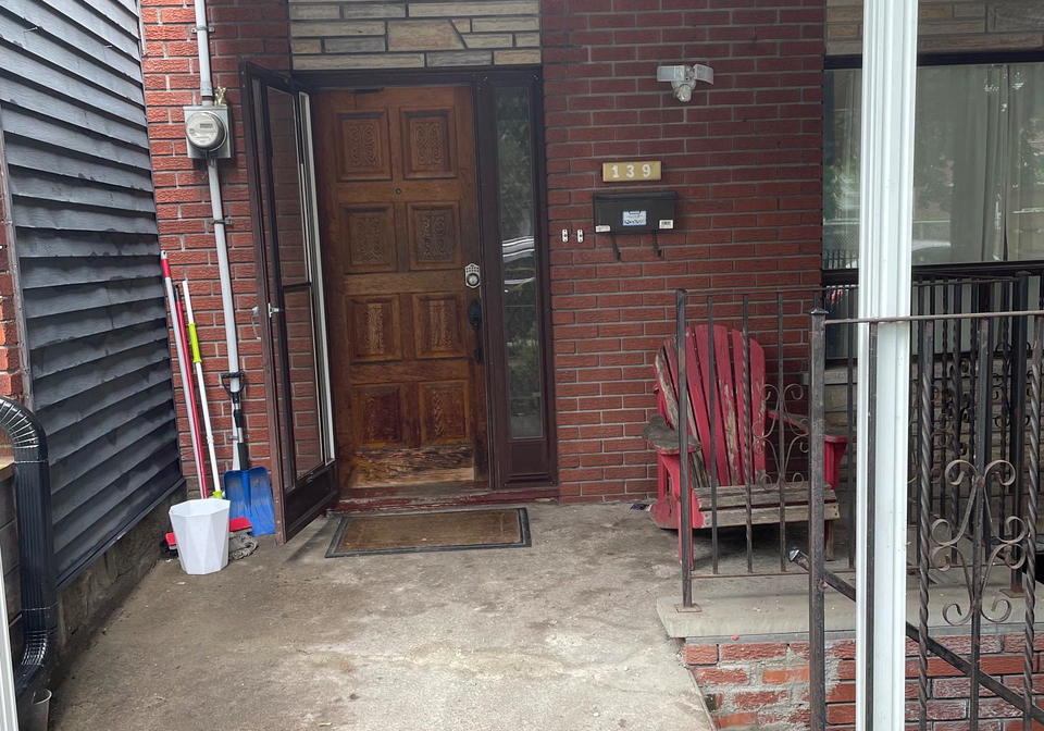 139-lippincott-street-toronto-toronto-ontario-c13653278