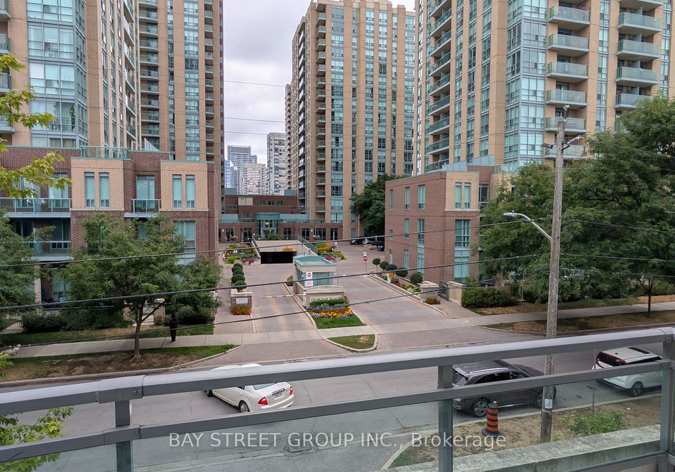 21-olive-avenue-toronto-north-york-ontario-c13653390