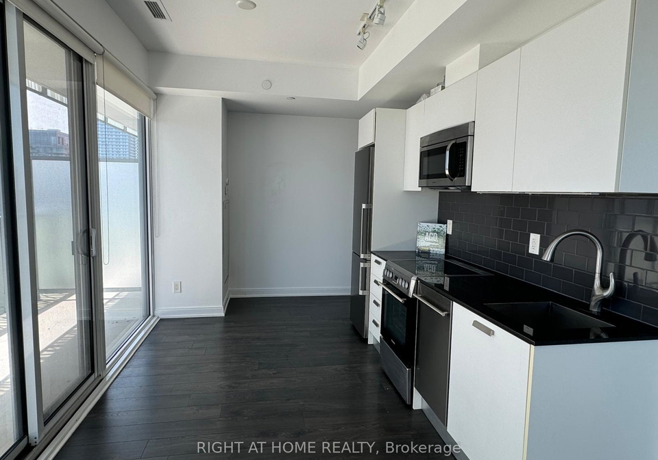 42-charles-street-e-toronto-toronto-ontario-c13653460
