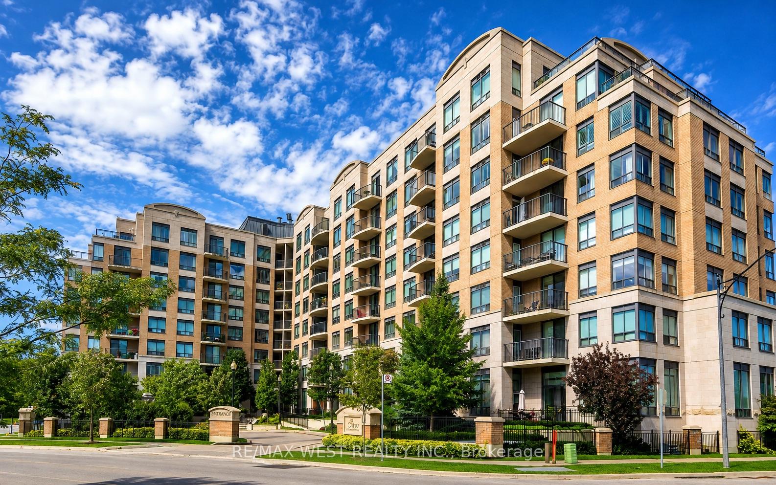 16-dallimore-circle-toronto-north-york-ontario-c13653516