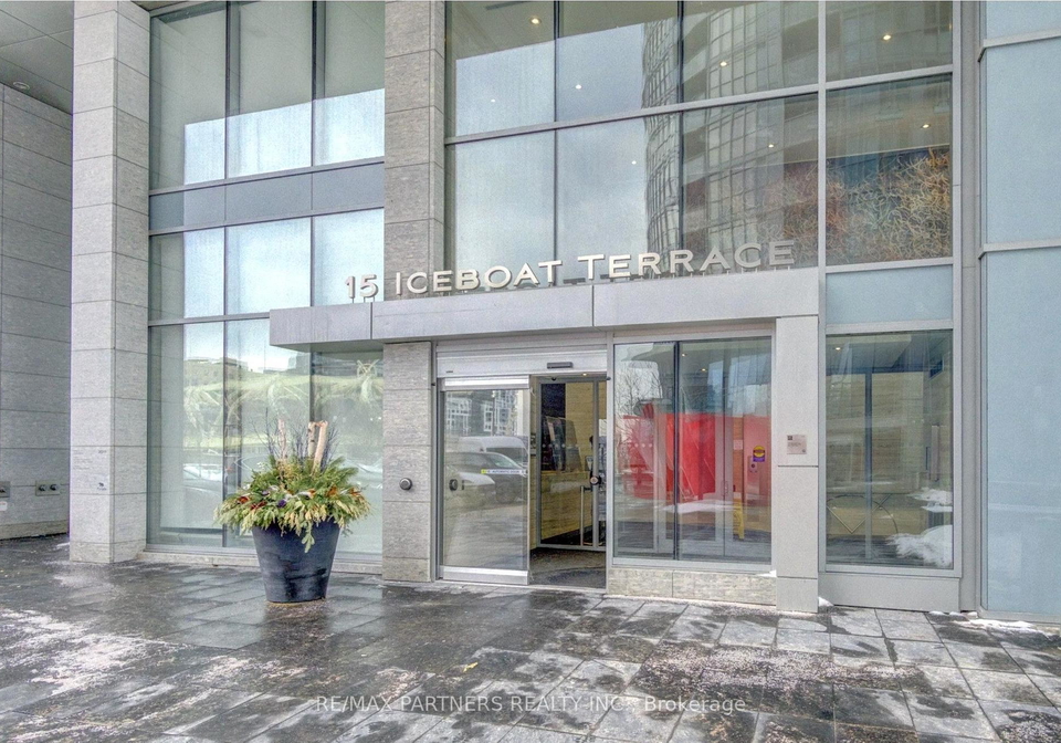 15-iceboat-terrace-toronto-toronto-ontario-c13653526