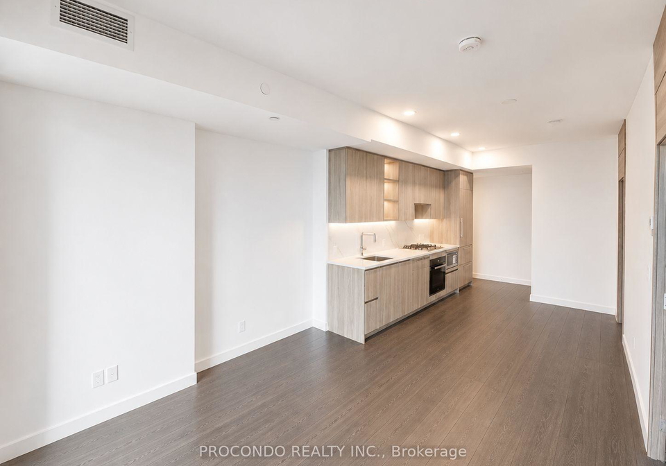 18-esther-shiner-boulevard-toronto-north-york-ontario-c13653548