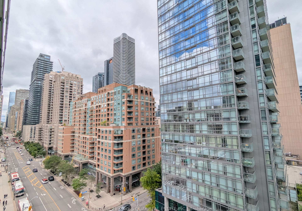 832-bay-street-toronto-toronto-ontario-c13654186