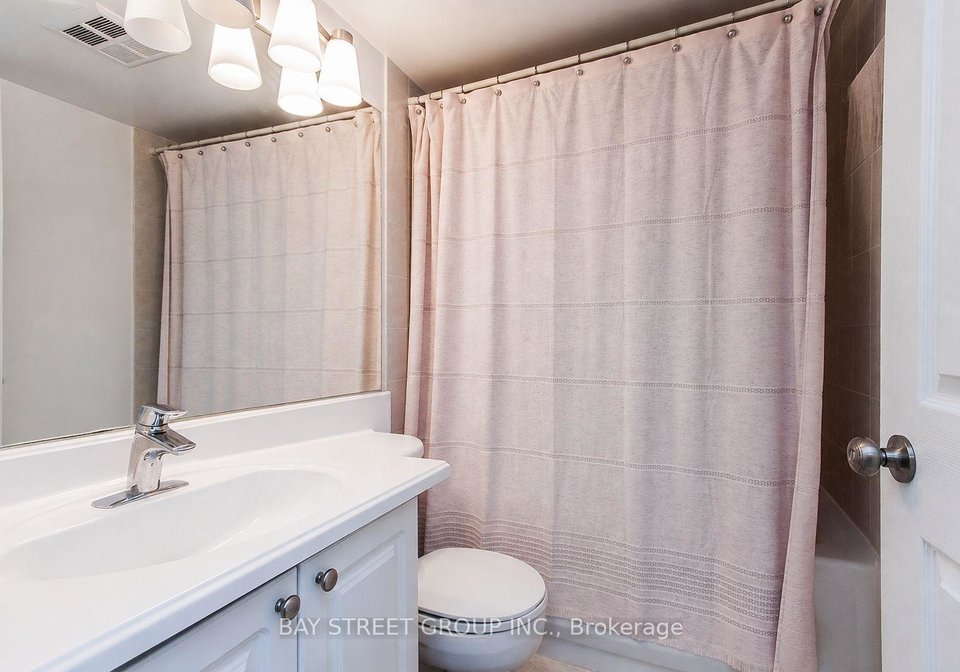8-hillcrest-avenue-toronto-north-york-ontario-c13654308