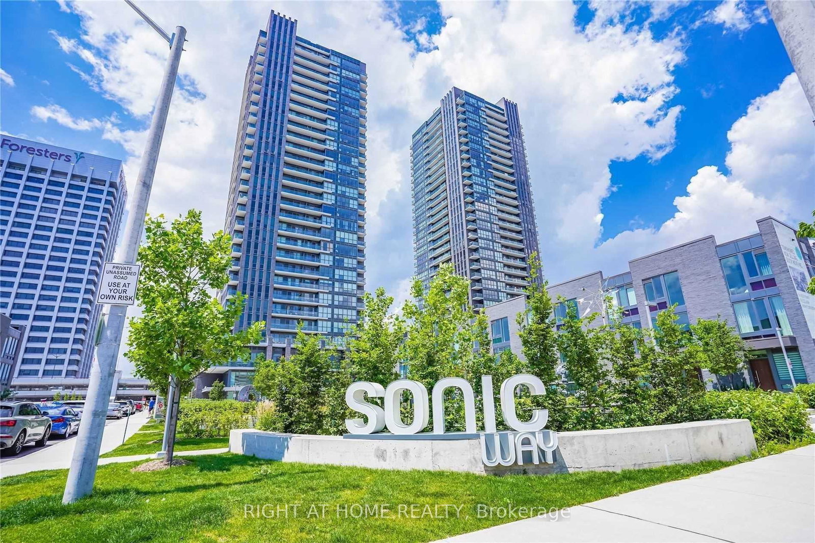 2-sonic-way-toronto-east-york-ontario-c13654414