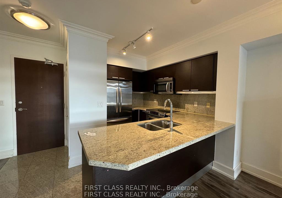 650-sheppard-avenue-e-toronto-north-york-ontario-c13654978