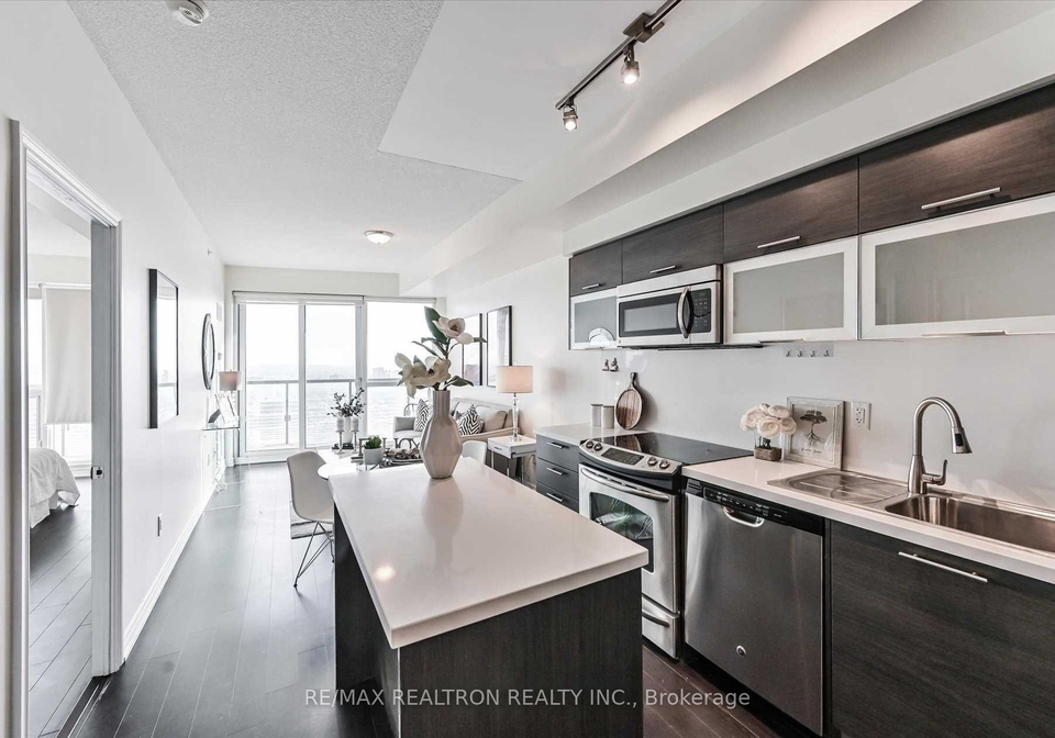 386-yonge-street-toronto-toronto-ontario-c13655046