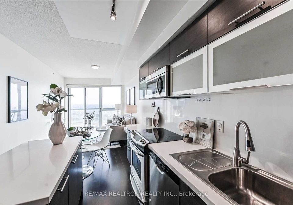 386-yonge-street-toronto-toronto-ontario-c13655046
