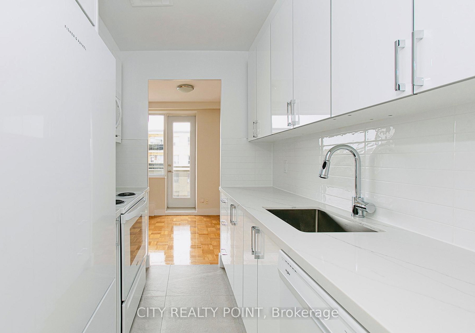 2-grandstand-place-toronto-east-york-ontario-c13655048