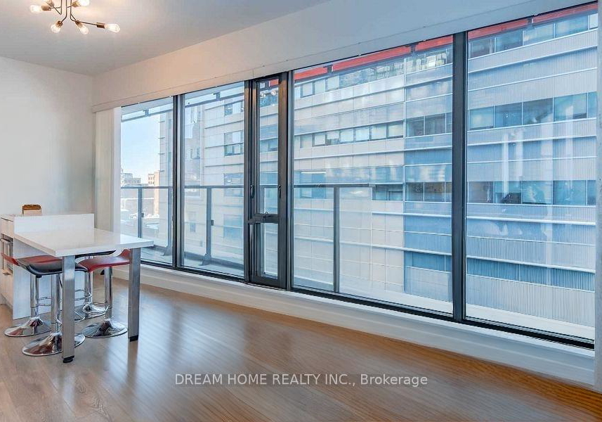 215-queen-street-w-toronto-toronto-ontario-c13655226