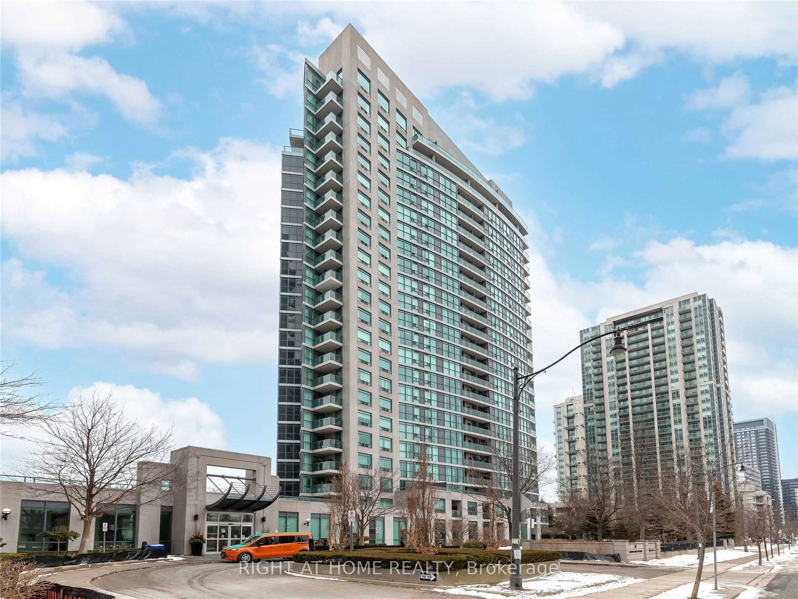 28-harrison-garden-boulevard-toronto-north-york-ontario-c13655304