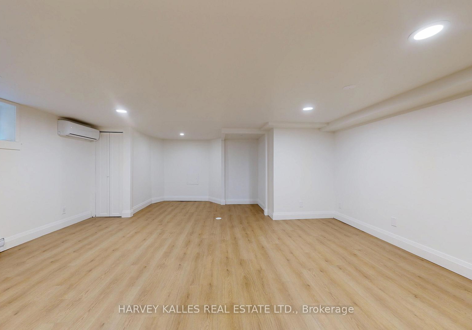 1214-avenue-road-toronto-toronto-ontario-c13655440
