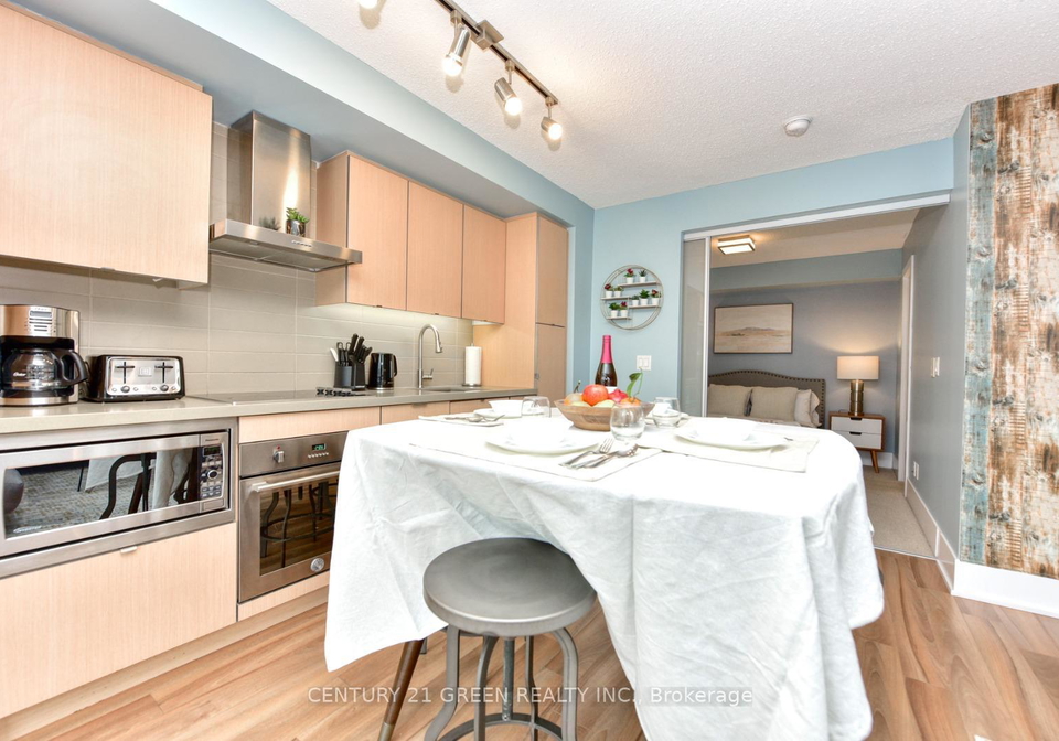 300-front-street-w-toronto-toronto-ontario-c13655554