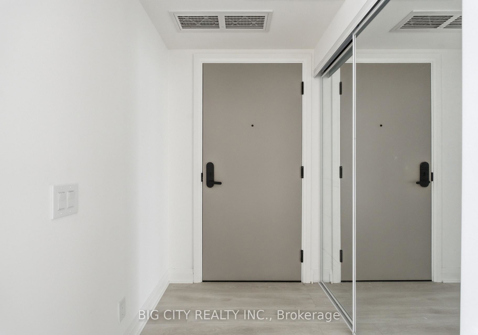25-frederick-todd-way-toronto-east-york-ontario-c13655660