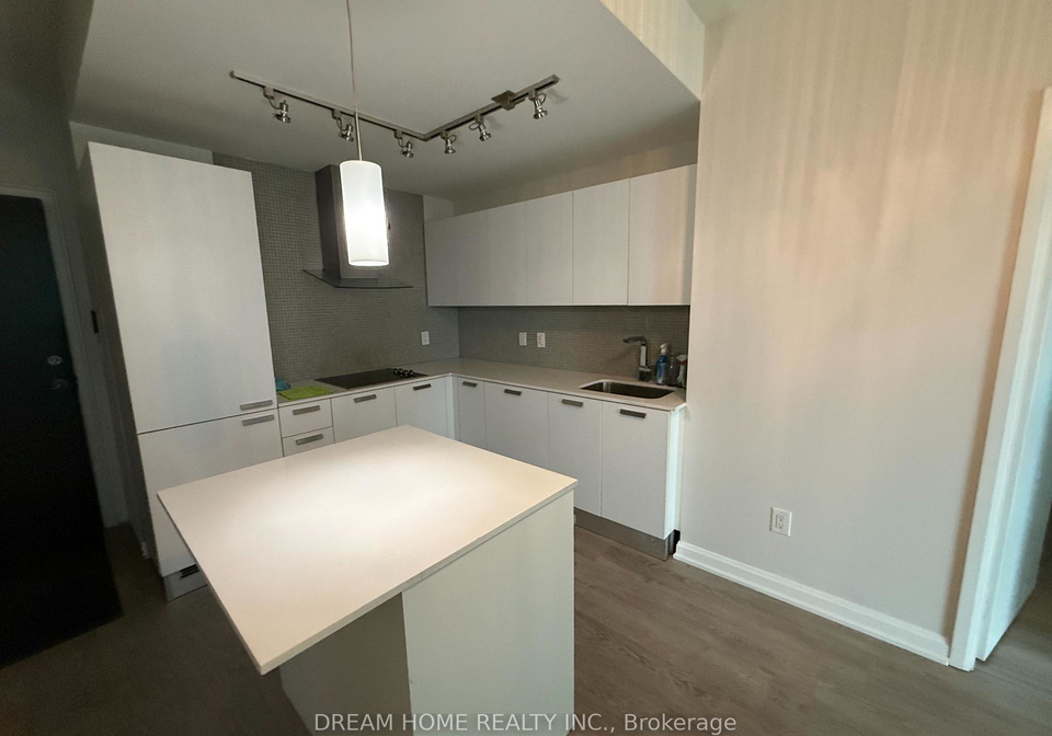 9-bogert-avenue-toronto-toronto-ontario-c13655676
