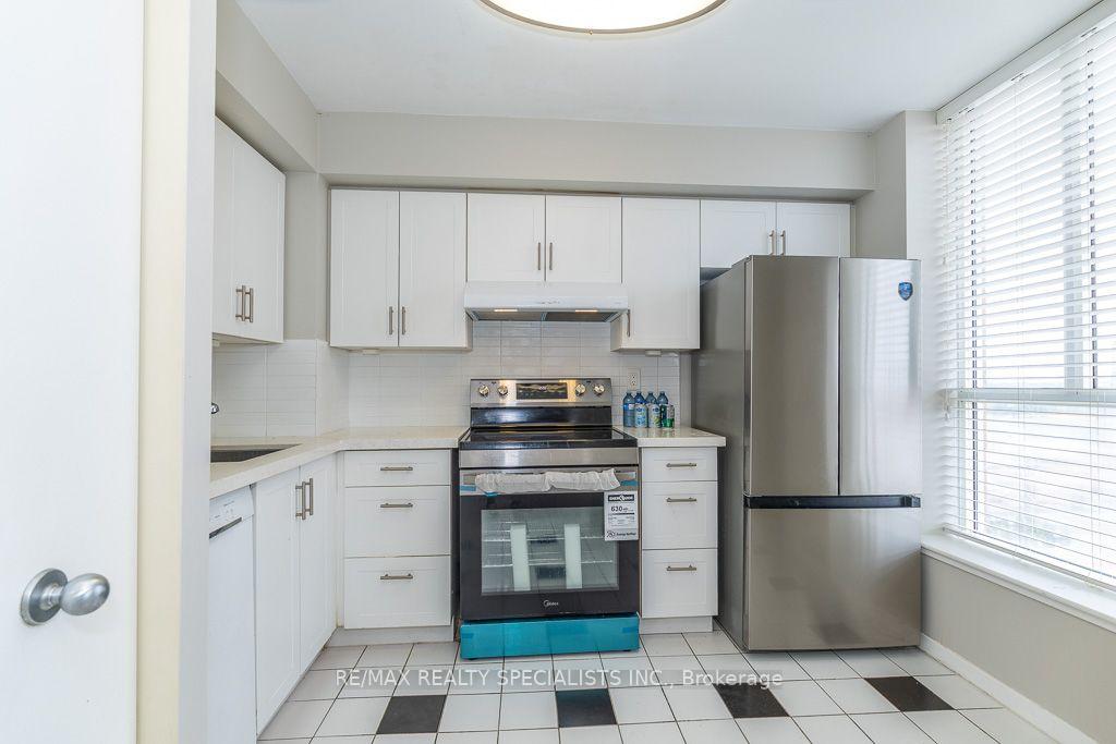 21-overlea-boulevard-toronto-east-york-ontario-c13655704