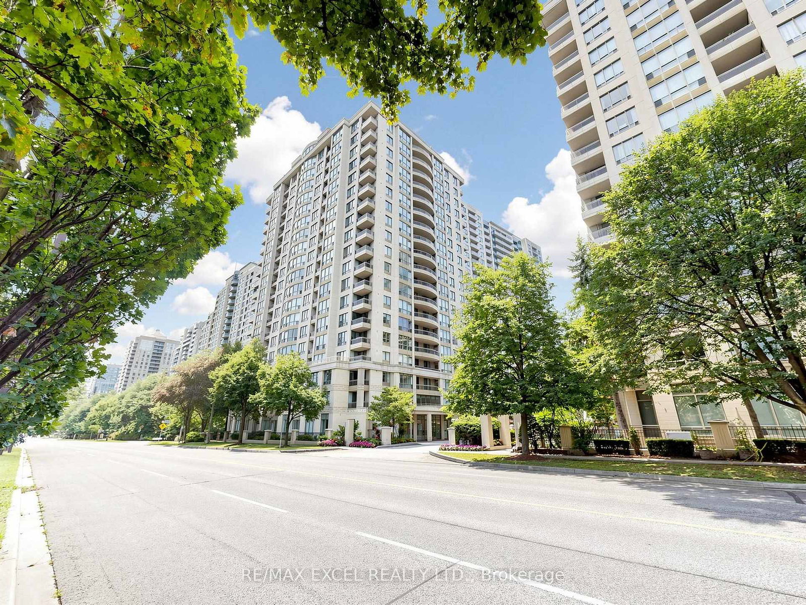 256-doris-avenue-toronto-north-york-ontario-c13655996