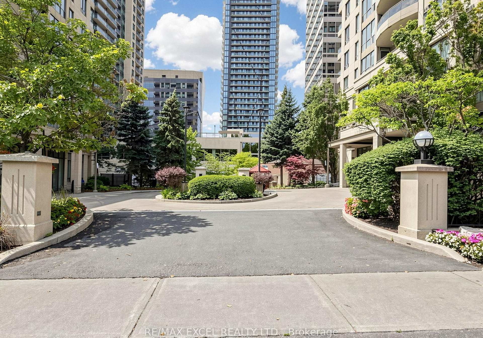 256-doris-avenue-toronto-north-york-ontario-c13655996